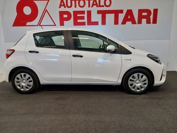 Käytetty Toyota Yaris Life 72 HP (52 kW) 2020 Valkoinen Viistoperä