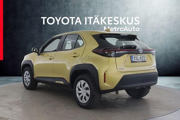 Käytetty Toyota Yaris Cross Active 116 HP (85 kW) 2024 Keltainen Katumaasturi