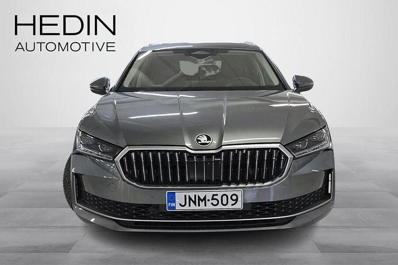 Käytetty Skoda Superb LAURIN & KLEMENT 204 HP (150 kW) 2024 Harmaa Farmari