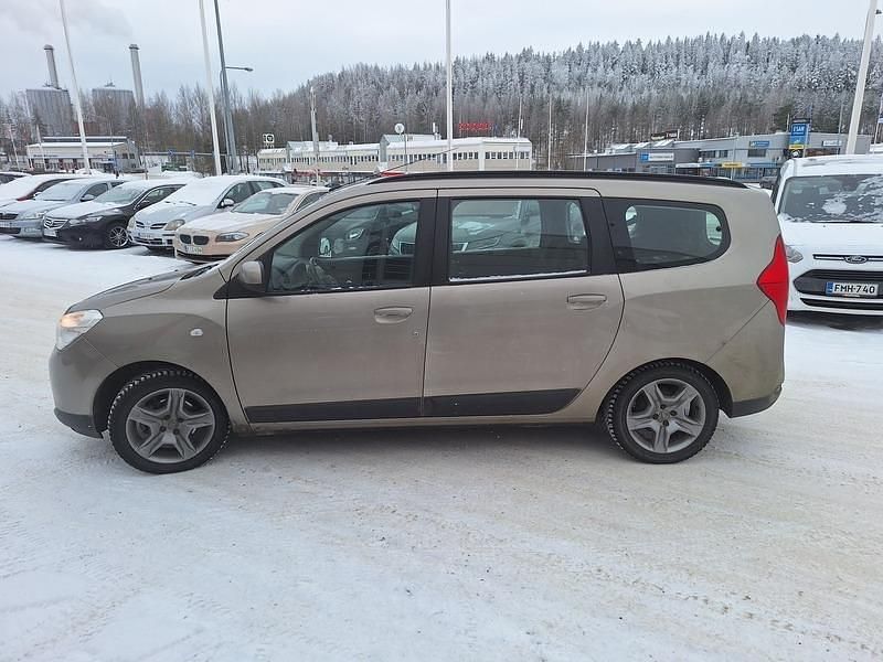 Käytetty Dacia Lodgy Lauréate 116 HP (85 kW) 2013 Tila-auto