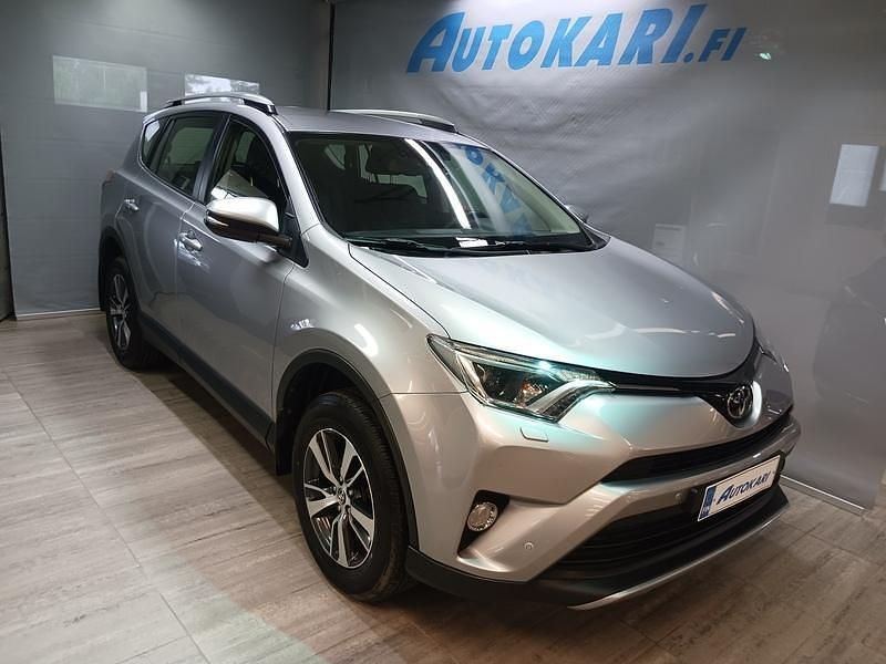 Käytetty 2018 Toyota RAV4 Luxury Katumaasturi | 28 900 € (Perustarjous) - Kuva 1/4