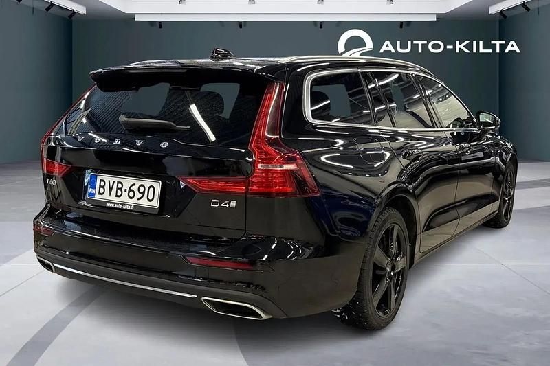 Käytetty Volvo V60 Inscription 190 HP (139 kW) 2018 Musta Farmari