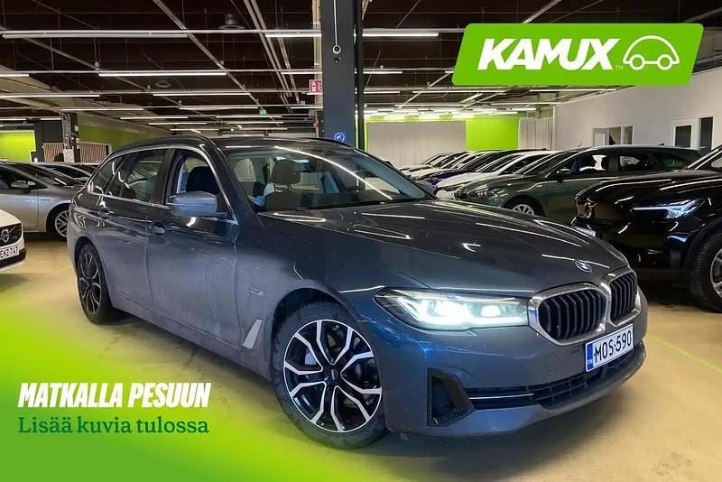 Käytetty BMW 530e Comfort Edition 292 HP (214 kW) 2023 Sininen Farmari