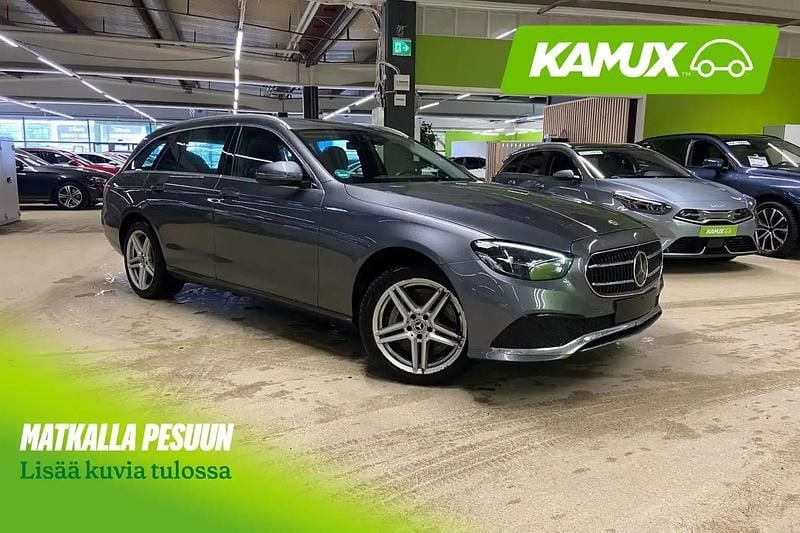 Käytetty Mercedes E300 Avantgarde 194 HP (142 kW) 2022 Hopea / harmaa Farmari