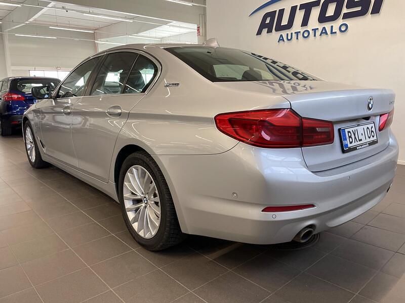 Käytetty BMW 530e 252 HP (185 kW) 2019 Hopea Sedan