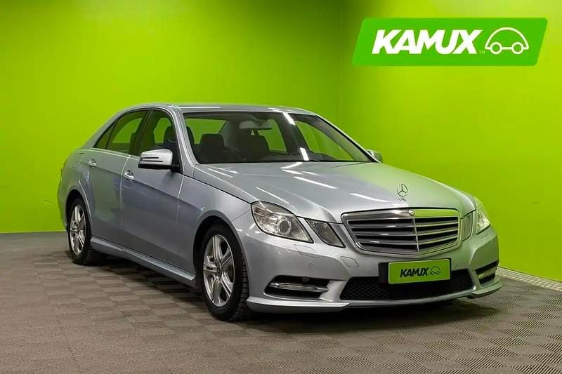 Käytetty Mercedes E220 AMG 170 HP (125 kW) 2012 Sininen Sedan