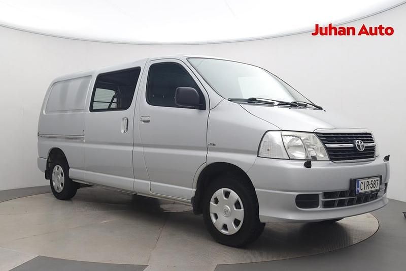 Käytetty Toyota HiAce 95 HP (69 kW) 2012 Hopea Van