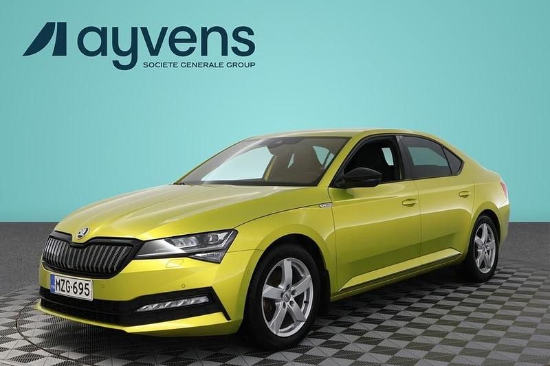 Vihreä Käytetty 2021 Skoda Superb SportLine Sedan | 28 900 € (Hieman kallis) - Kuva 1/4