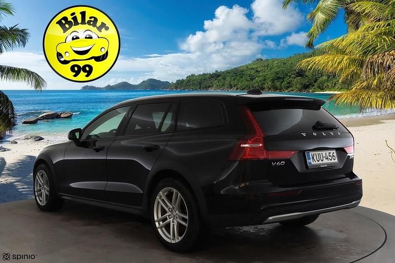 Käytetty Volvo V60 CC Business Edition 197 HP (144 kW) 2023 Farmari