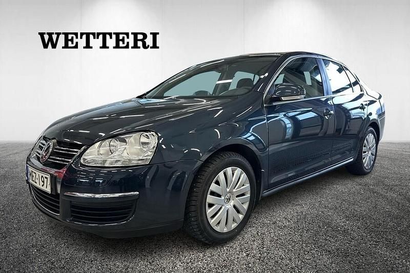 Sininen Käytetty 2010 VW Jetta Comfortline Sedan | 5 900 € (Hyvä tarjous) - Kuva 1/4