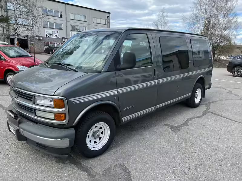 Harmaa Käytetty 2000 Chevrolet Express Tila-auto | 12 900 € - Kuva 1/4
