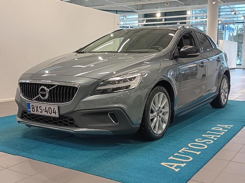 Käytetty Volvo V40 Dynamic 120 HP (88 kW) 2019 Viistoperä