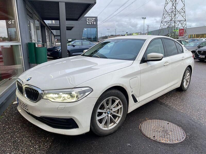 Käytetty 2019 BMW 530e Sport Line Sedan | 24 490 € (Perustarjous) - Kuva 1/3