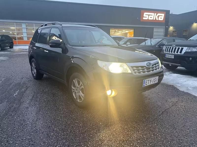 Käytetty Subaru Forester 150 HP (110 kW) 2012 Katumaasturi