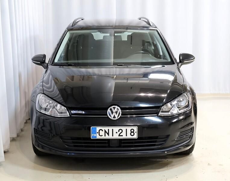 Käytetty VW Golf VII Comfortline 110 HP (80 kW) 2015 Musta Farmari