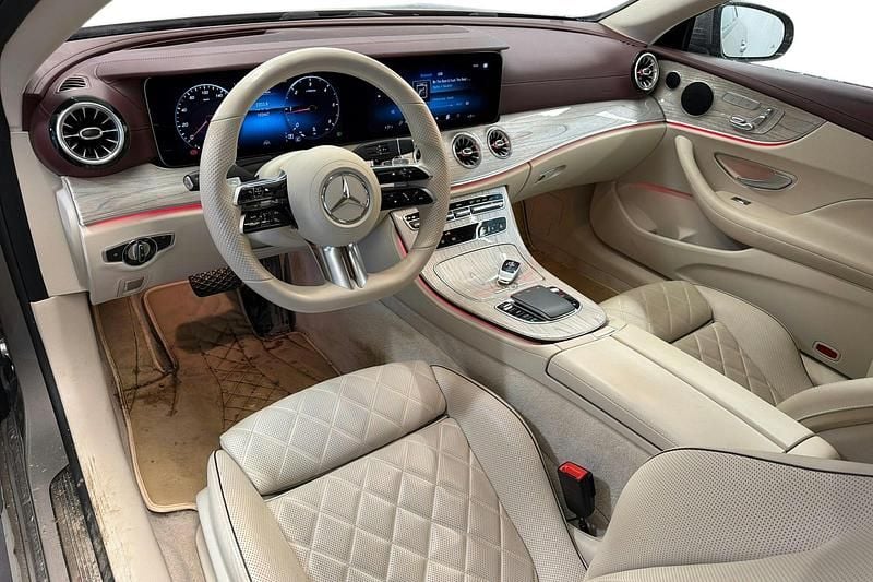 Käytetty Mercedes E400 326 HP (239 kW) 2021 Harmaa Coupe - kaksiovinen