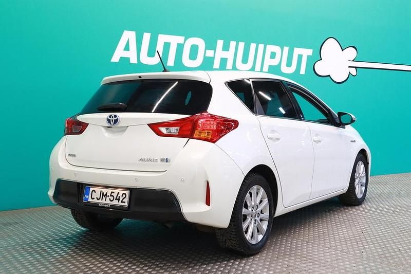 Käytetty Toyota Auris Hybrid Premium 99 HP (72 kW) 2014 Viistoperä