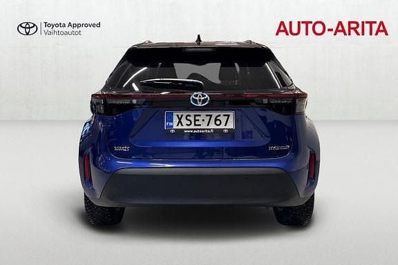 Käytetty Toyota Yaris 114 HP (83 kW) 2023 Sininen Viistoperä