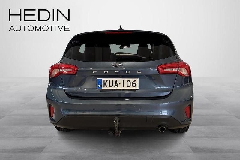 Käytetty Ford Focus Titanium 125 HP (91 kW) 2021 Sininen Viistoperä