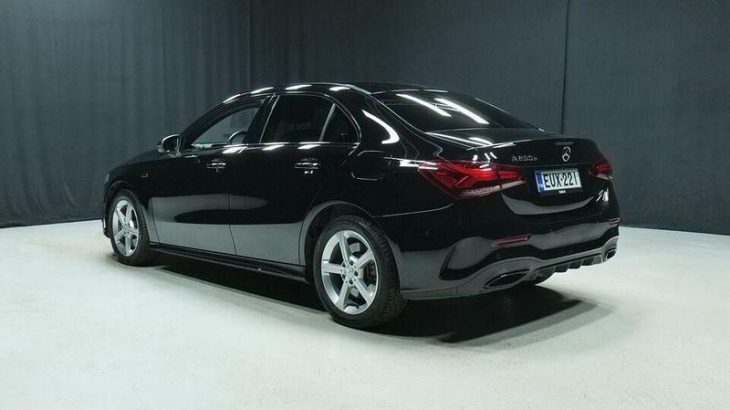 Käytetty Mercedes A250 Business 160 HP (117 kW) 2021 Musta Sedan