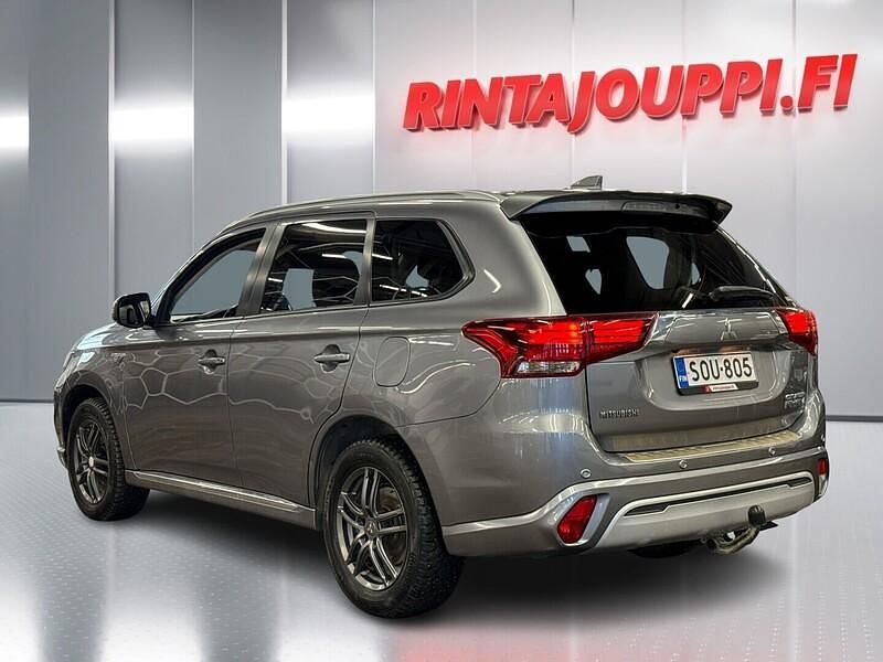 Käytetty Mitsubishi Outlander P-HEV Instyle 135 HP (99 kW) 2019 Katumaasturi