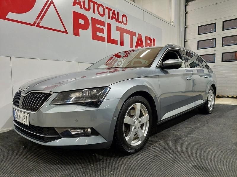 Harmaa Käytetty 2018 Skoda Superb Business Line Farmari | 16 900 € (Perustarjous) - Kuva 1/4