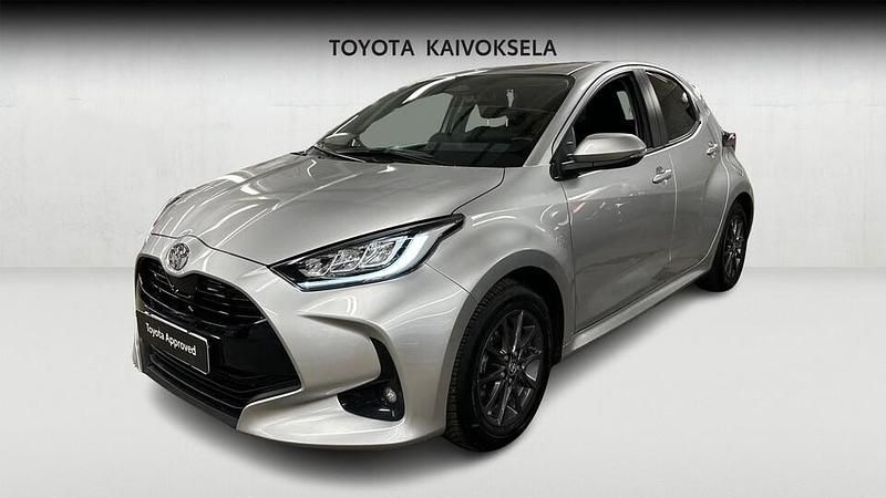 Hopea Käytetty 2024 Toyota Yaris Hybrid Plus Viistoperä | 23 900 € (Perustarjous) - Kuva 1/4