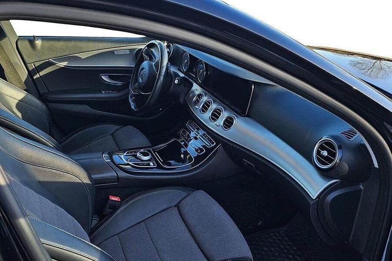 Käytetty Mercedes E200 Business 150 HP (110 kW) 2018 Farmari