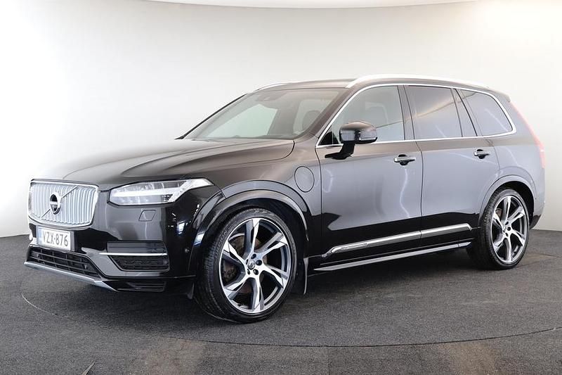 Musta Käytetty 2018 Volvo XC90 Inscription Katumaasturi | 45 900 € (Perustarjous) - Kuva 1/4