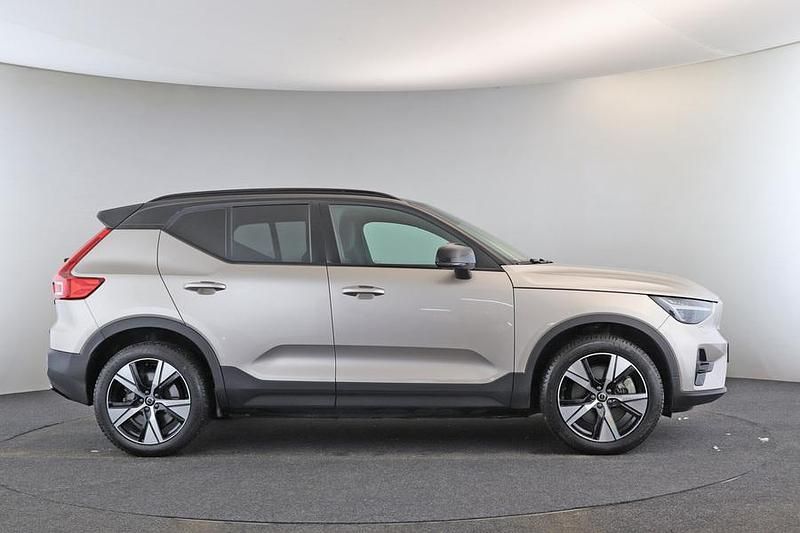 Käytetty Volvo XC40 Plus 169 kW (231 HP) 2022 Ruskea Katumaasturi