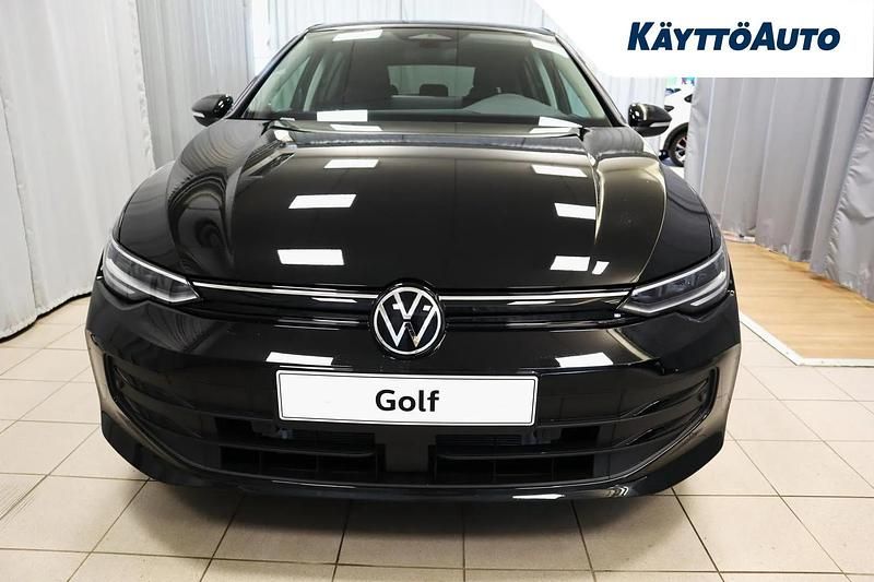 Uusi VW Golf VIII Comfortline 204 HP (150 kW) 2026 Mythosmusta, metall Viistoperä