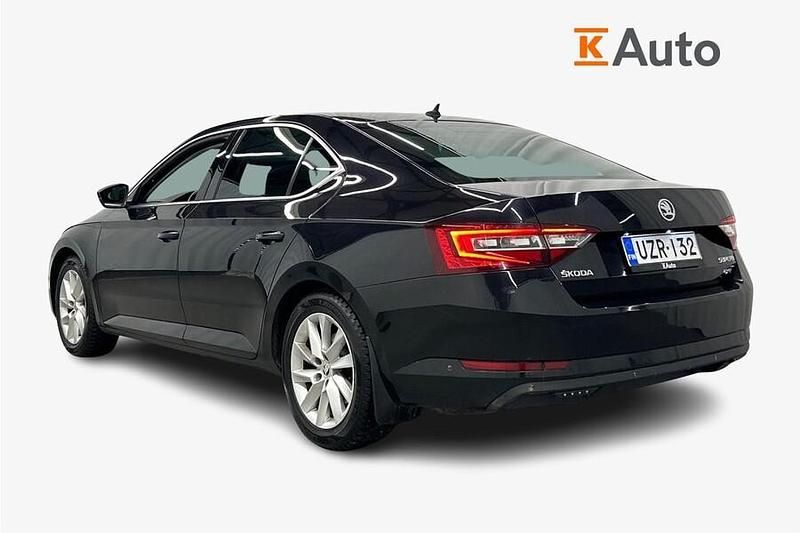 Käytetty Skoda Superb Style 190 HP (139 kW) 2017 Musta Sedan