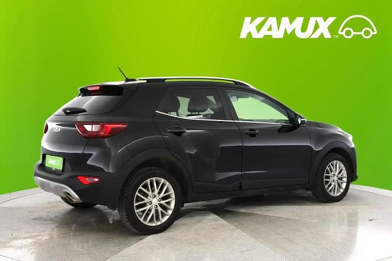 Käytetty Kia Stonic 101 HP (74 kW) 2023 Musta Katumaasturi