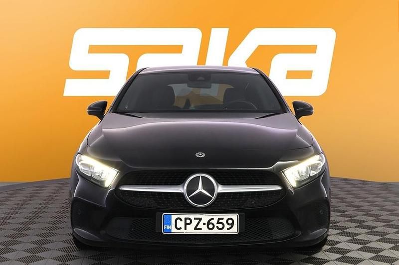 Käytetty Mercedes A180 Edition 136 HP (100 kW) 2023 Viistoperä