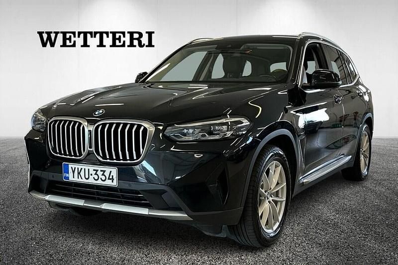 Musta Käytetty 2022 BMW X3 Katumaasturi | 32 900 € (Perustarjous) - Kuva 1/4