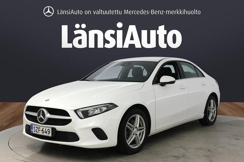 Valkoinen Käytetty 2022 Mercedes A250 Business Sedan | 23 980 € (Perustarjous) - Kuva 1/1