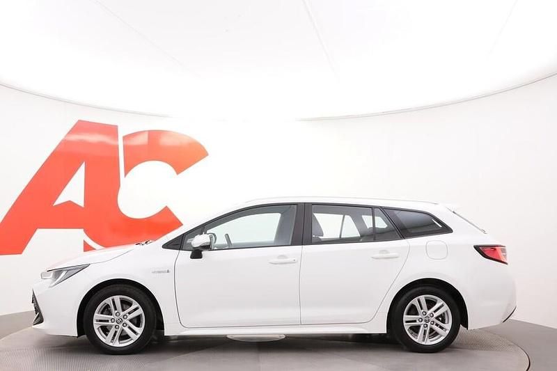 Käytetty Toyota Corolla Active 122 HP (89 kW) 2021 Valkoinen Farmari