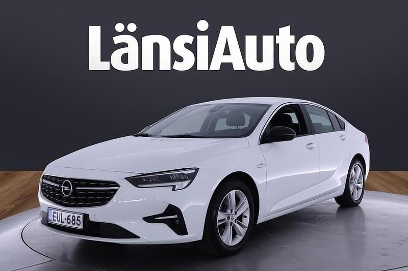 Käytetty Opel Insignia Innovation 200 HP (147 kW) 2022 Valkoinen Viistoperä