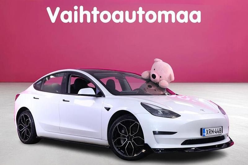 Käytetty Tesla Model 3 258 kW (351 HP) 2021 Sedan
