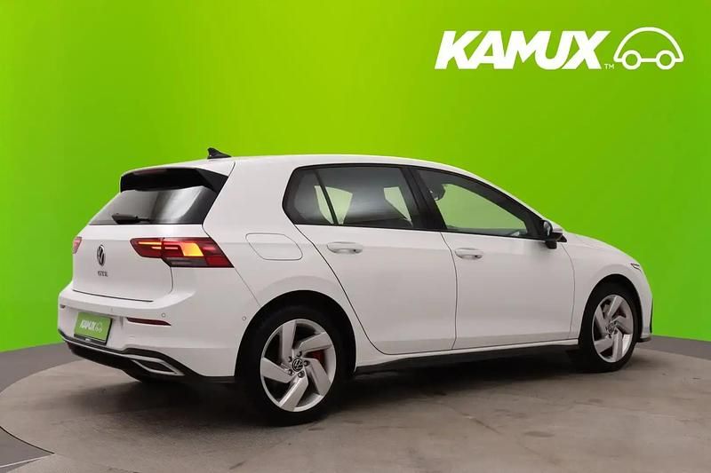 Käytetty VW Golf VIII GTE 150 HP (110 kW) 2021 Valkoinen Sedan