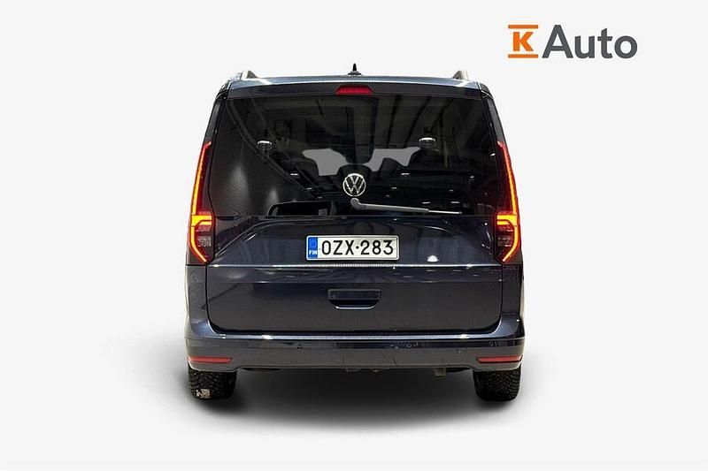 Käytetty VW Caddy Maxi Life Life 122 HP (89 kW) 2023 Sininen Tila-auto