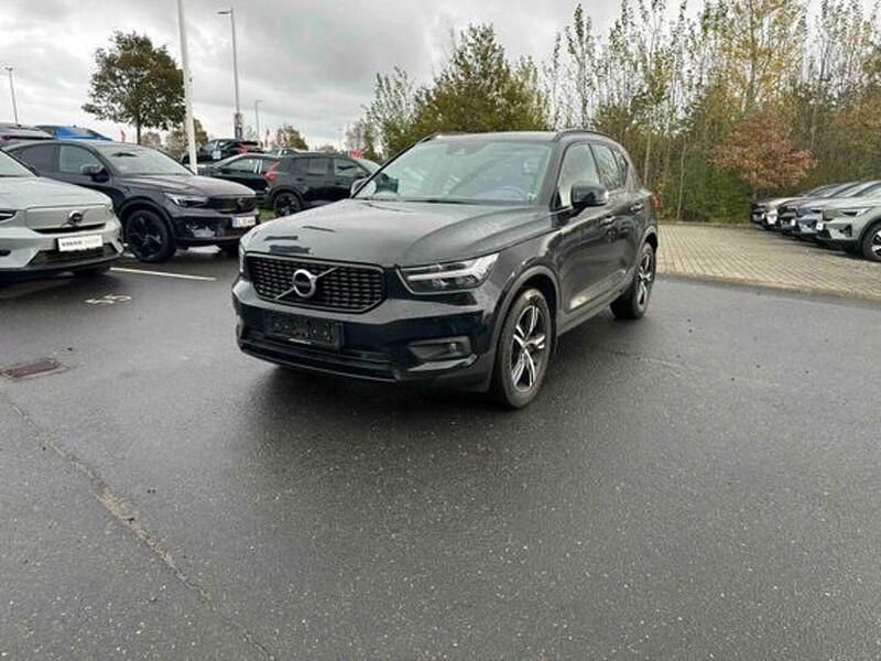 Käytetty 2020 Volvo XC40 R-Design Katumaasturi | 27 790 € (Perustarjous) - Kuva 1/3