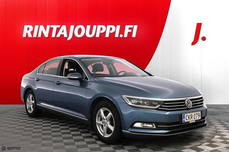 Käytetty VW Passat Highline 120 HP (88 kW) 2017 Sininen Sedan