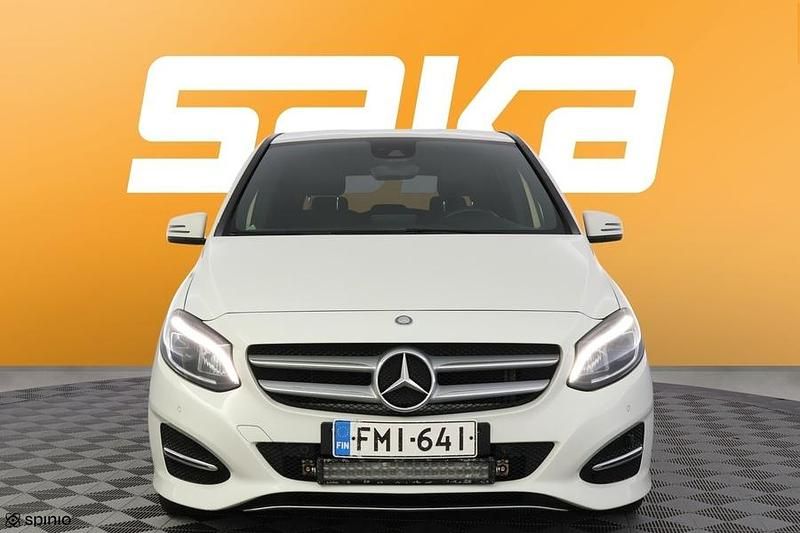 Käytetty Mercedes B220 Business 177 HP (130 kW) 2016 Tila-auto