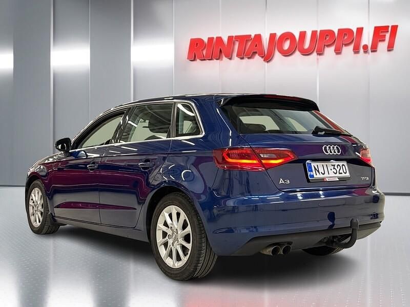 Käytetty Audi A3 Sportback Business 122 HP (89 kW) 2014 Sininen Viistoperä