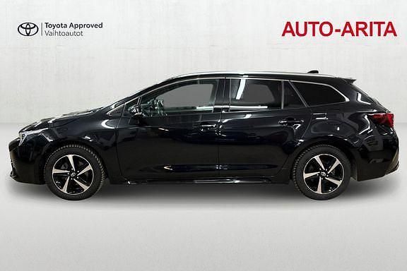 Käytetty Toyota Corolla Edition 140 HP (102 kW) 2024 Met. musta Farmari