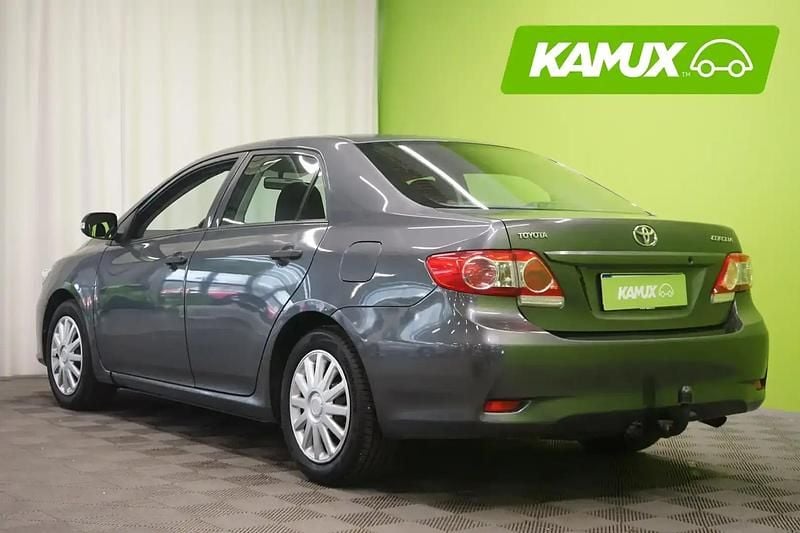 Käytetty Toyota Corolla Terra 132 HP (97 kW) 2012 Hopea / harmaa Sedan