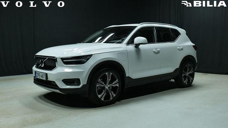 Valkoinen Käytetty 2022 Volvo XC40 Business Edition Katumaasturi | 33 800 € (Perustarjous) - Kuva 1/3