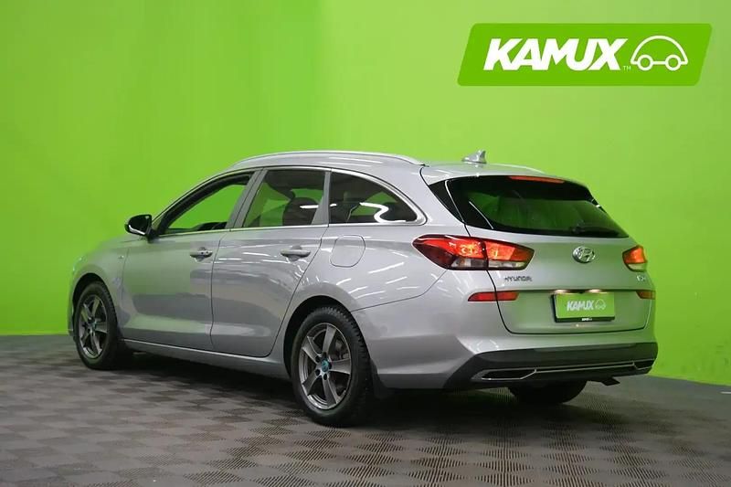 Käytetty Hyundai i30 Comfort 159 HP (116 kW) 2023 Hopea / harmaa Farmari