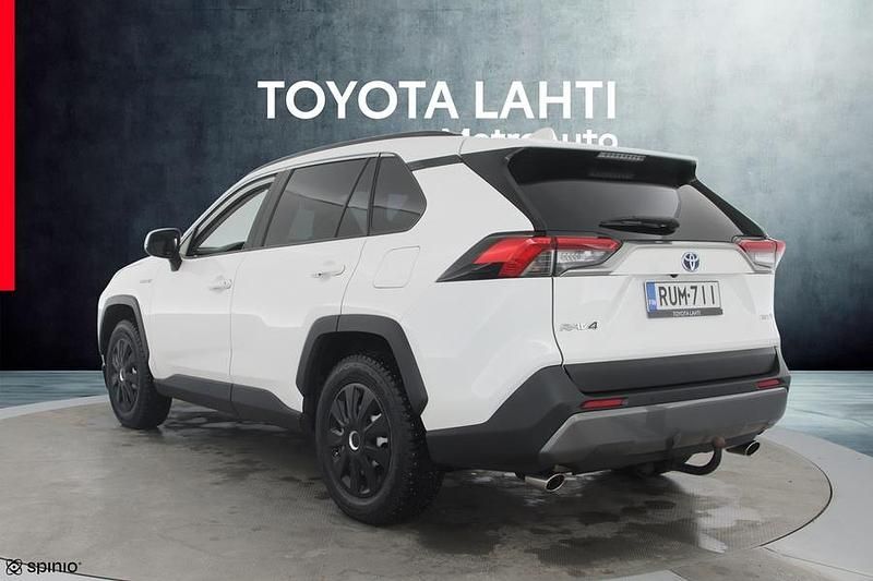 Käytetty Toyota RAV4 Hybrid Active 178 HP (130 kW) 2020 Katumaasturi